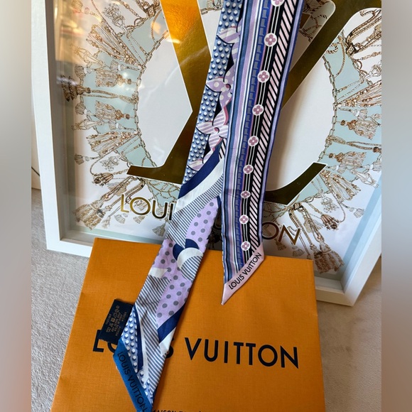 LOUIS VUITTON Silk Pop Monogram BB Bandeau Scarf - Picture 13 of 17